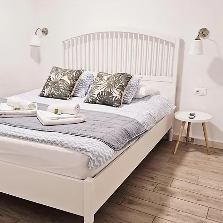 Augusta Insula Gostinjska kuća 4*