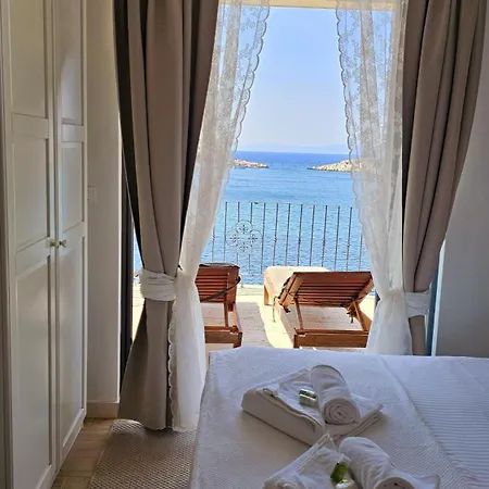Augusta Insula 4*