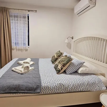 Gostinjska kuća Augusta Insula 4*