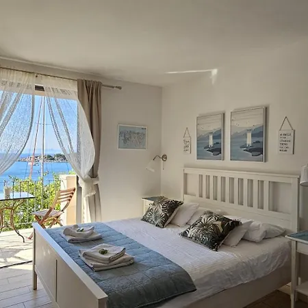 Πανσιόν Augusta Insula Λάστοβο
