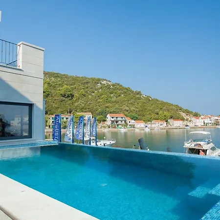 Vendégház Augusta Insula 4*