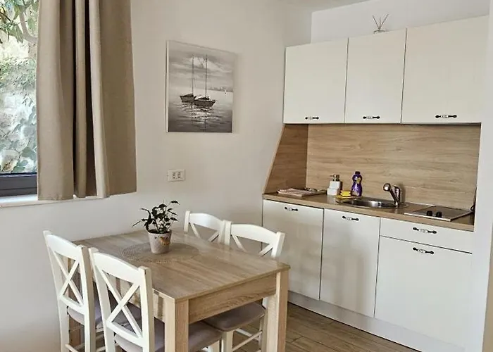 Augusta Insula Pensionat Lastovo